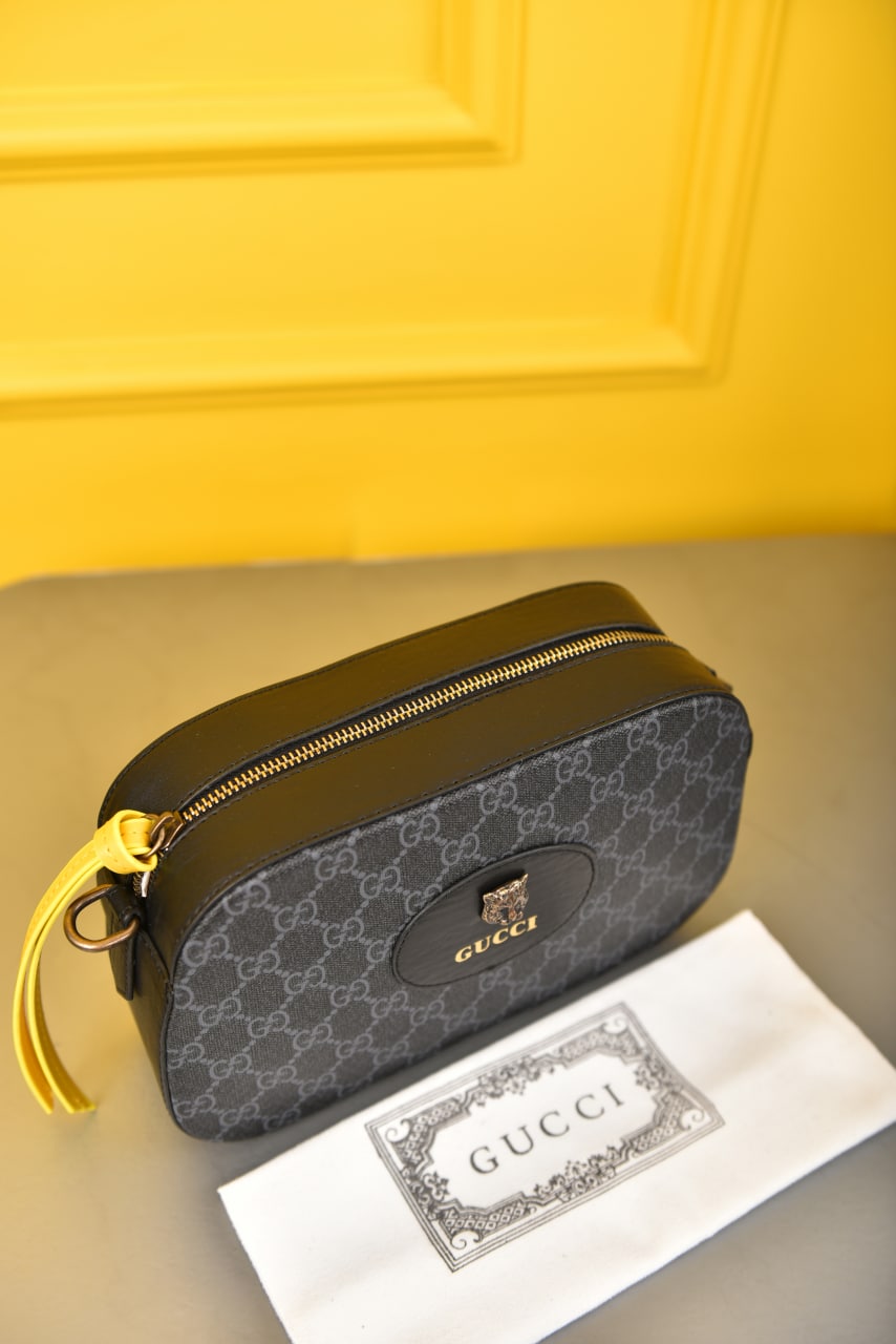 Neo Vintage GG Supreme Messenger Bag