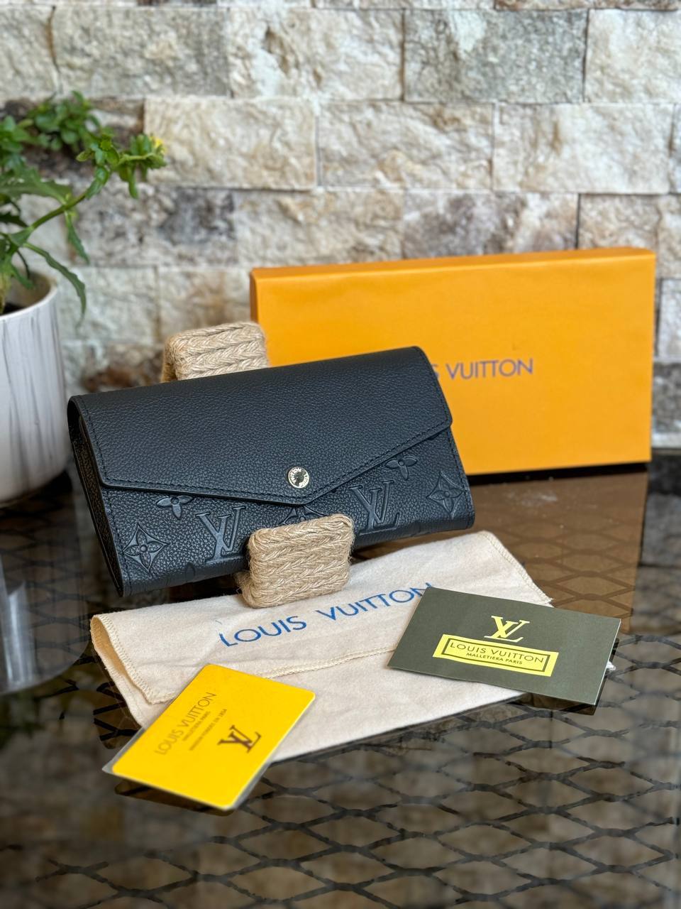 L - Leather Sarah Wallet (Black)