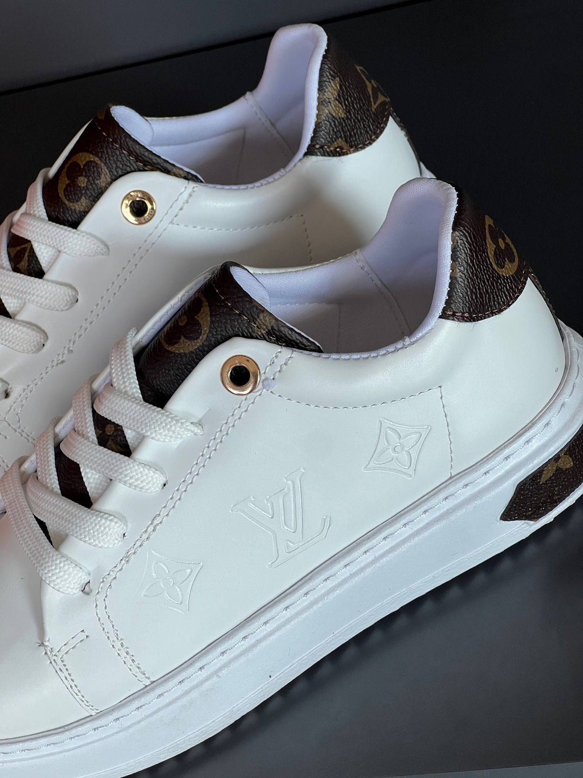 Shoe