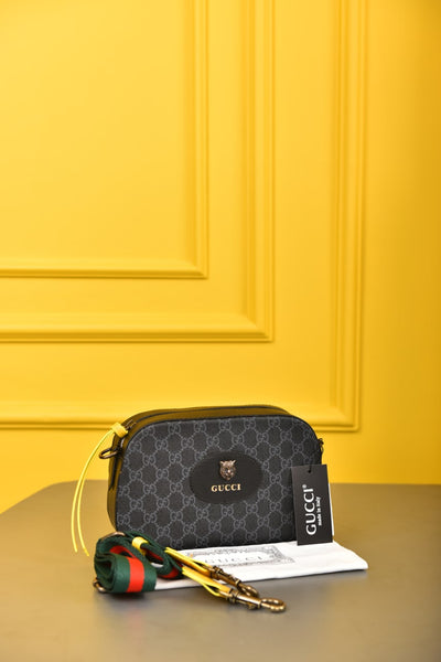Neo Vintage GG Supreme Messenger Bag