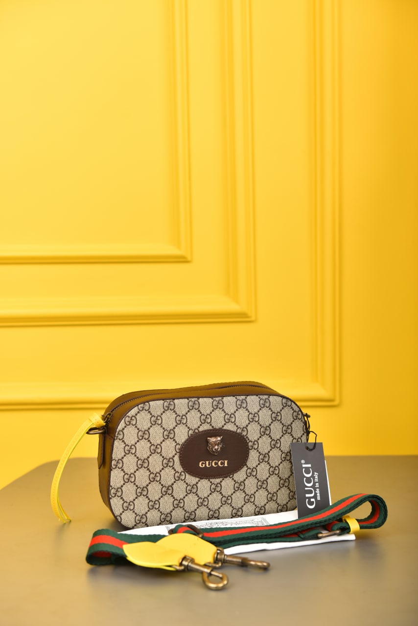 Neo Vintage GG Supreme Messenger Bag