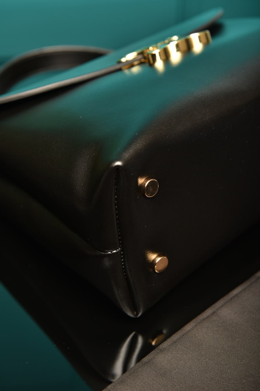 CLN - Medium Nino Bag in Supple Grained