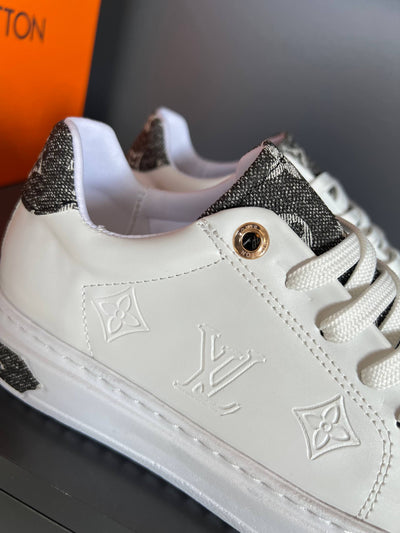 Shoe
