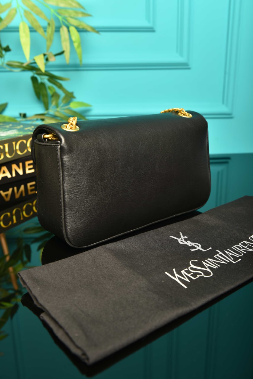Calypso Medium in Grained Lambskin